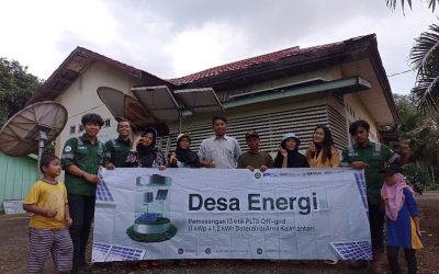 Kolaborasi dengan ASTRA dalam Program “Desa Energi”, SRE ITK Pasang Solar Panel ke Pelosok Desa di Kalimantan
