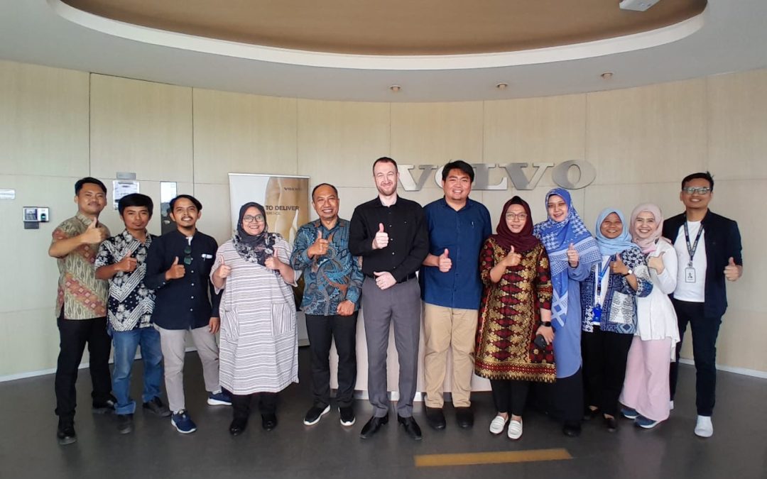 Institut Teknologi Kalimantan dan Volvo Melangkah Bersama Menuju Keberlanjutan: Sharing Session Internship, Penanaman Pohon Matoa, dan Kunjungan ke Workshop Volvo